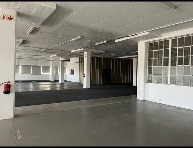 INDUSTRIAL PROPERTY TO RENT IN SALT RIVER